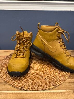 Nike GS Manoa Leather GS Boot Wheat Youth 5 Y